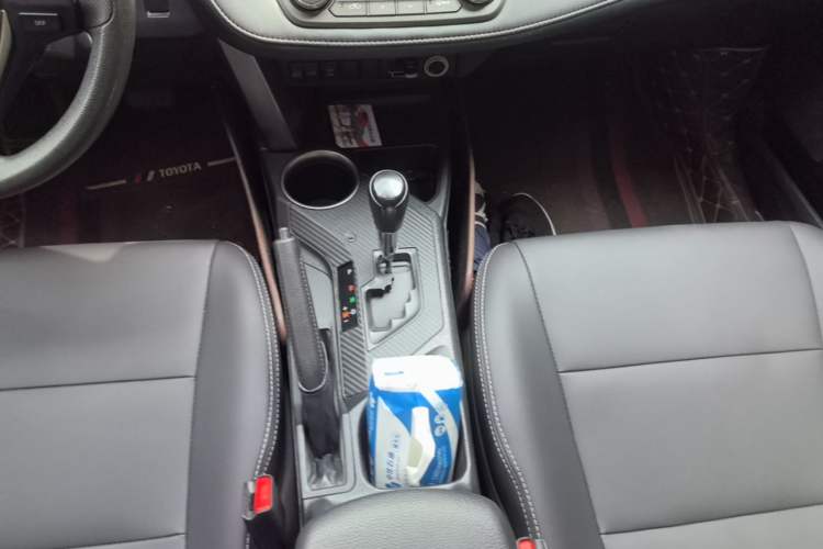 Used Toyota RAV4 2013 2.0L CVT Four-Wheel Drive Fashion Edition Gear Lever