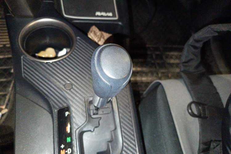 Used Toyota RAV4 2013 2.0L CVT Four-Wheel Drive Fashion Edition Gear Lever