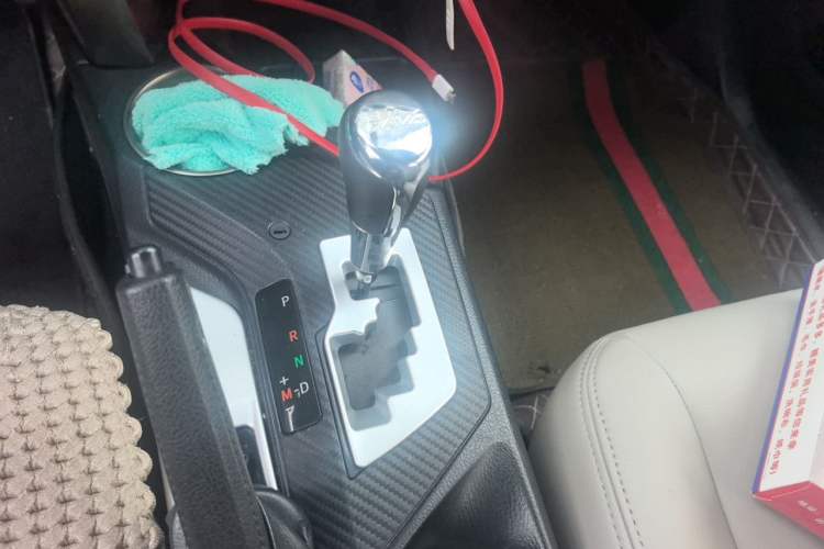 Used Toyota RAV4 2013 2.0L CVT Two-Wheel Drive Urban Edition Gear Lever