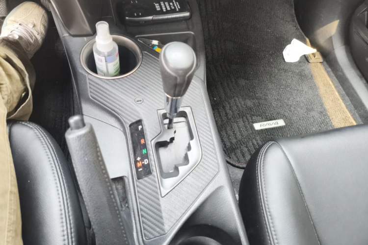Used Toyota RAV4 2013 2.0L CVT Two-Wheel Drive Urban Edition Gear Lever
