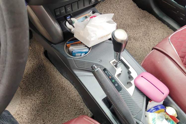 Used Toyota RAV4 2013 2.5L Automatic 4x4 Elite Edition Gear Lever