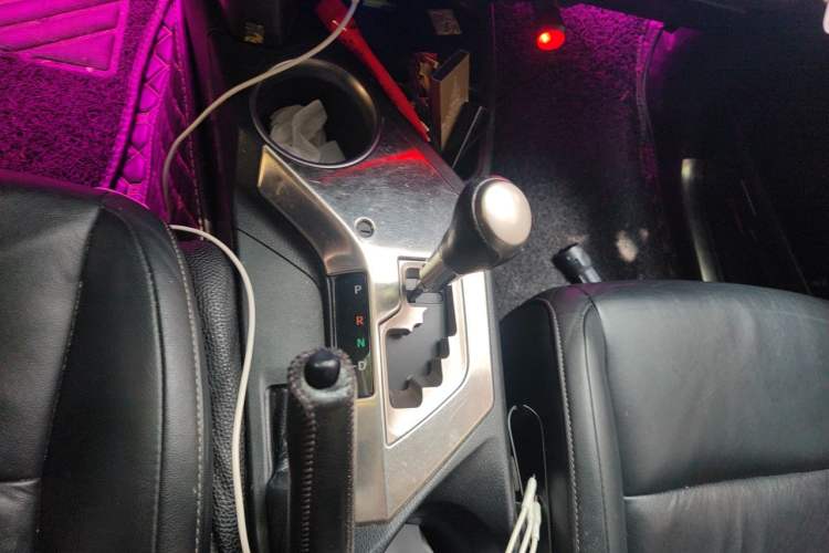 Used Toyota RAV4 2013 2.5L Automatic 4x4 Elite Edition Gear Lever