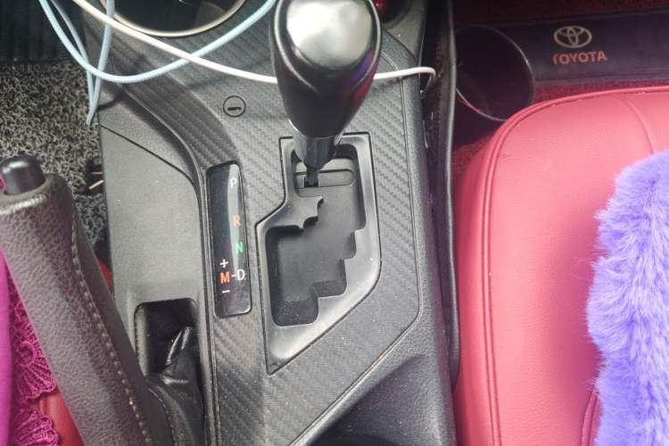 Used Toyota RAV4 2013 2.0L CVT Four-Wheel Drive Fashion Edition Gear Lever