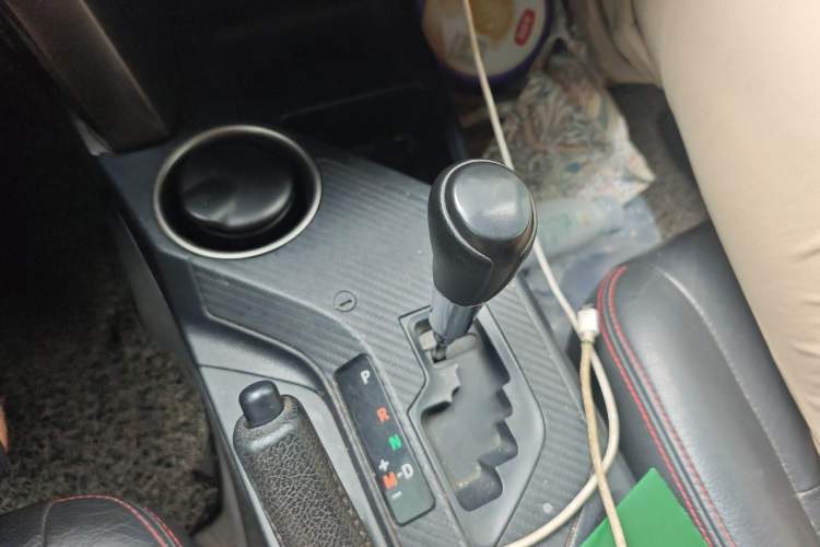 Used Toyota RAV4 2013 2.0L CVT Two-Wheel Drive Urban Edition Gear Lever