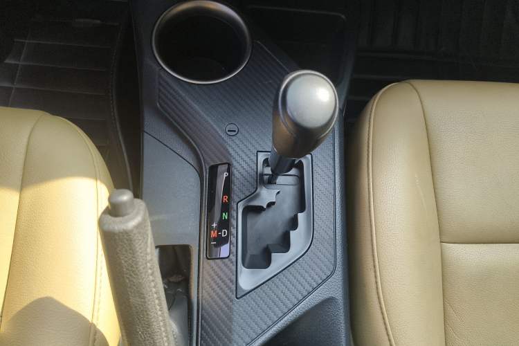 Used Toyota RAV4 2013 2.0L CVT Four-Wheel Drive Fashion Edition Gear Lever