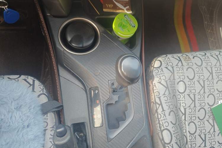 Used Toyota RAV4 2013 2.0L CVT Two-Wheel Drive Urban Edition Gear Lever