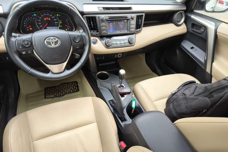Used Toyota RAV4 2013 2.5L Automatic 4x4 Elite Edition Gear Lever