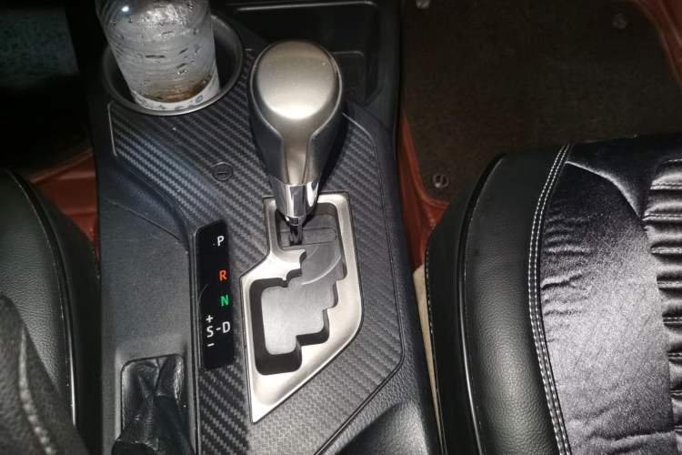Used Toyota RAV4 2013 2.5L Automatic 4x4 Elite Edition Gear Lever