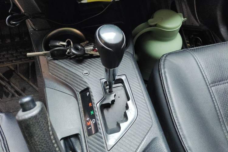 Used Toyota RAV4 2013 2.0L CVT Two-Wheel Drive Urban Edition Gear Lever