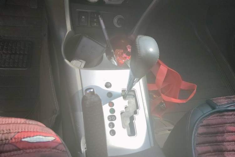 Used Toyota RAV4 2013 Special Edition 2.0L Automatic Elite Gear Lever