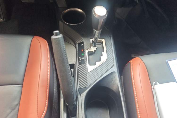 Used Toyota RAV4 2013 2.5L Automatic 4x4 Elite Edition Gear Lever