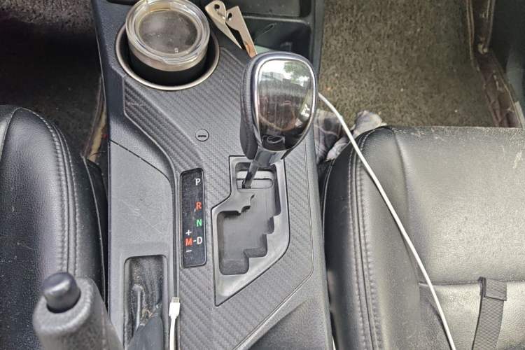 Used Toyota RAV4 2013 2.0L CVT Two-Wheel Drive Urban Edition Gear Lever
