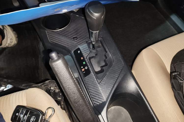 Used Toyota RAV4 2013 2.0L CVT Four-Wheel Drive Fashion Edition Gear Lever