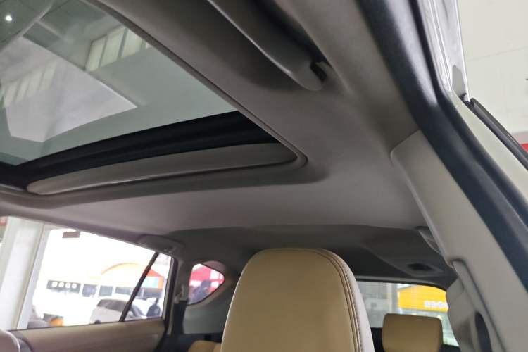 Used Toyota RAV4 2013 2.0L CVT Four-Wheel Drive New Edition Headliner