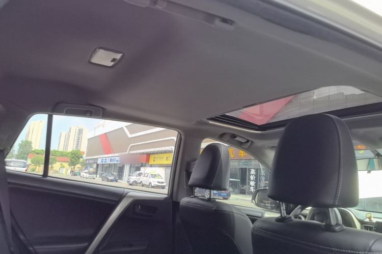 Used Toyota RAV4 2013 2.0L CVT Four-Wheel Drive Fashion Edition Headliner