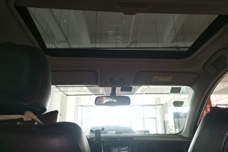 Used Toyota RAV4 2013 2.5L Automatic 4x4 Elite Edition Headliner