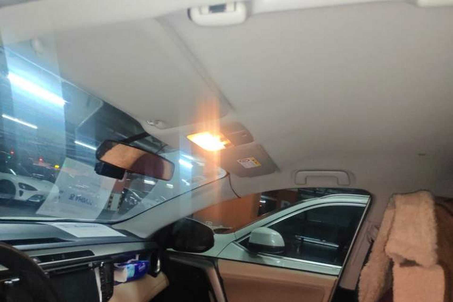 Used Toyota RAV4 2013 2.0L CVT Two-Wheel Drive Urban Edition Headliner