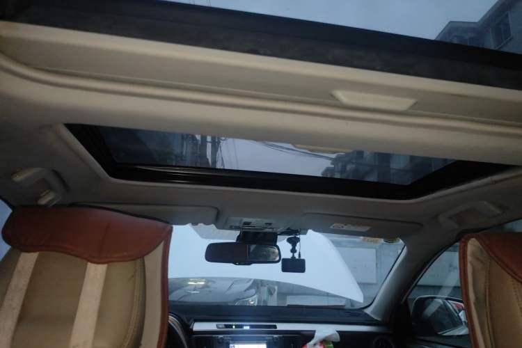 Used Toyota RAV4 2013 2.5L Automatic 4x4 Prestige Edition Headliner