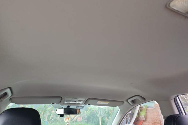 Used Toyota RAV4 2013 2.0L CVT Two-Wheel Drive Urban Edition Headliner