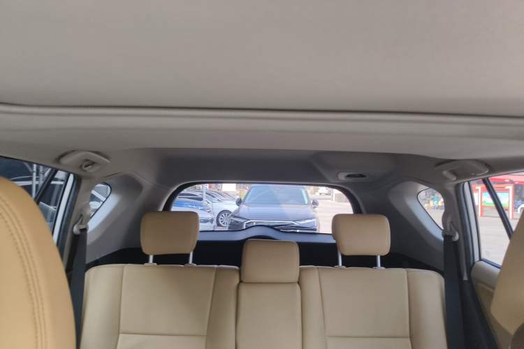Used Toyota RAV4 2013 2.0L CVT Four-Wheel Drive Fashion Edition Headliner