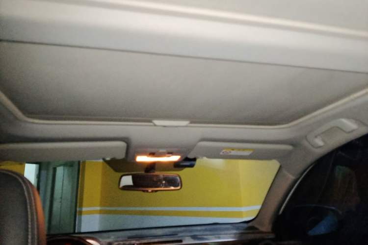 Used Toyota RAV4 2013 2.5L Automatic 4x4 Elite Edition Headliner
