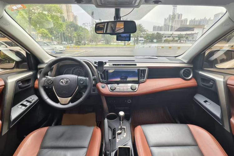 Used Toyota RAV4 2013 2.5L Automatic 4x4 Elite Edition Interior 1