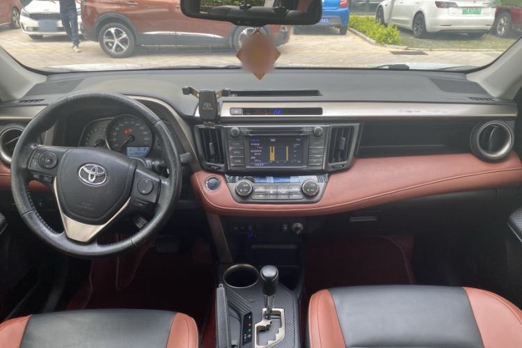Used Toyota RAV4 2013 2.5L Automatic 4x4 Elite Edition Interior 1