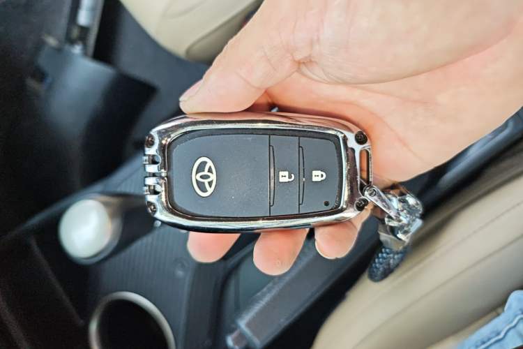 Used Toyota RAV4 2013 2.5L Automatic 4x4 Elite Edition Interior 1