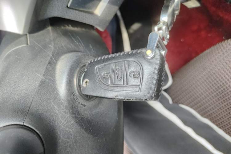 Used Toyota RAV4 2013 2.0L CVT Four-Wheel Drive Fashion Edition Interior 1