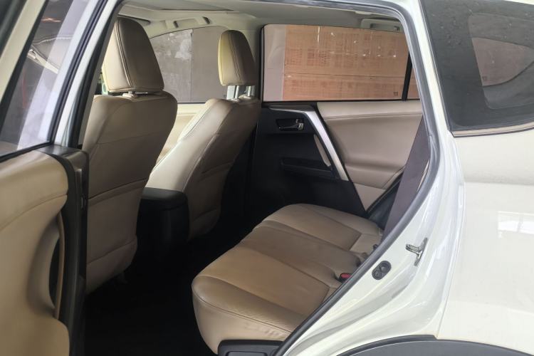 Used Toyota RAV4 2013 2.0L CVT Four-Wheel Drive New Edition Interior 1