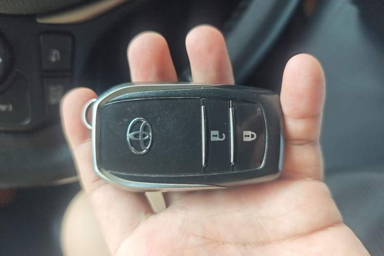 Used Toyota RAV4 2013 2.5L Automatic 4x4 Elite Edition Interior 1