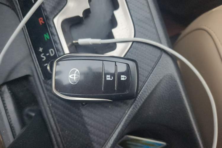 Used Toyota RAV4 2013 2.5L Automatic 4x4 Elite Edition Interior 1