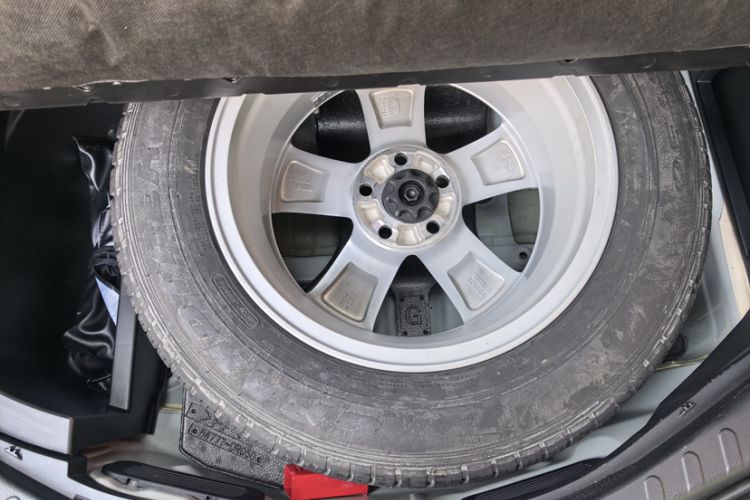 Used Toyota RAV4 2013 2.0L CVT Four-Wheel Drive Fashion Edition Interior 4