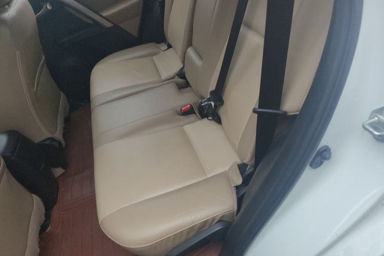Used Toyota RAV4 2013 2.5L Automatic 4x4 Elite Edition Interior 4