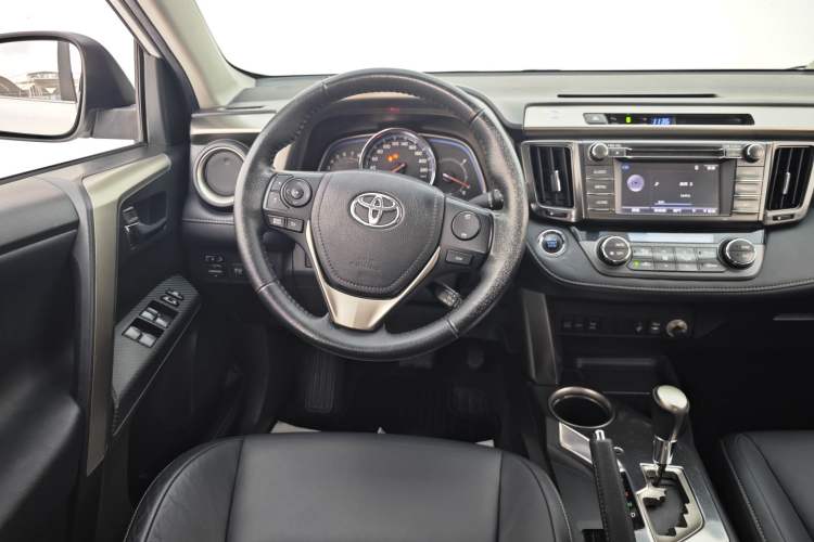 Used Toyota RAV4 2013 2.0L CVT Four-Wheel Drive New Edition Interior 6
