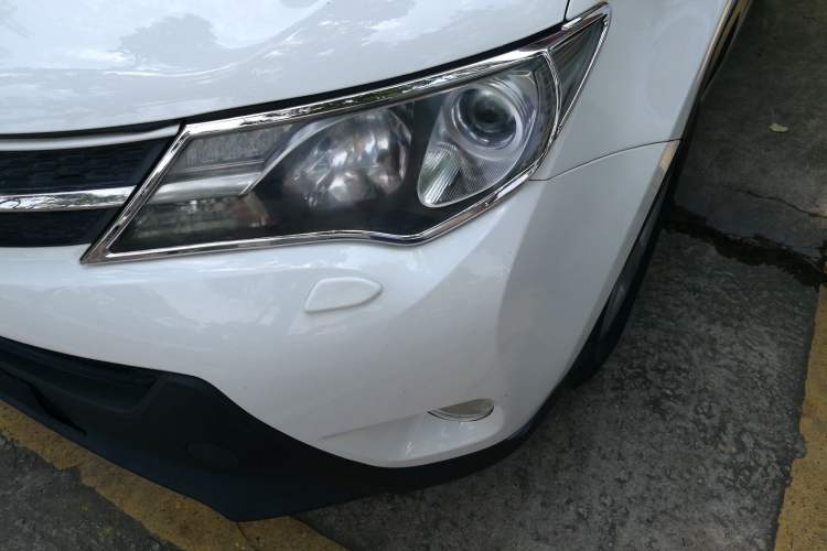 Used Toyota RAV4 2013 2.5L Automatic 4x4 Elite Edition Left Front Headlight