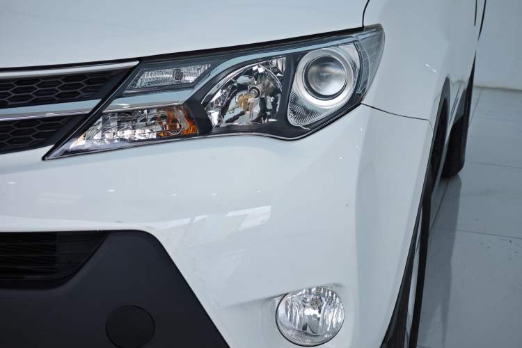Used Toyota RAV4 2013 2.0L CVT Four-Wheel Drive New Edition Left Front Headlight