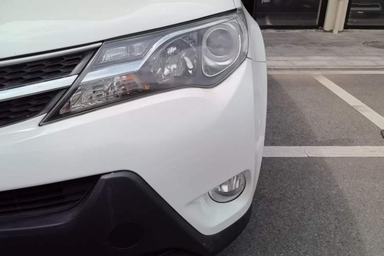 Used Toyota RAV4 2013 2.0L CVT Four-Wheel Drive Fashion Edition Left Front Headlight