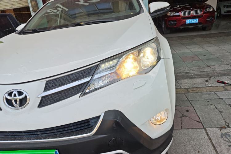 Used Toyota RAV4 2013 2.5L Automatic 4x4 Elite Edition Left Front Headlight