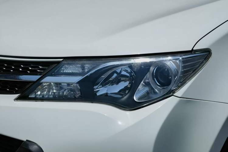 Used Toyota RAV4 2013 2.0L CVT Two-Wheel Drive Urban Edition Left Front Headlight