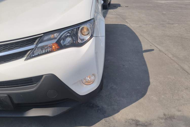 Used Toyota RAV4 2013 2.0L CVT Four-Wheel Drive Fashion Edition Left Front Headlight