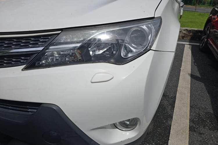 Used Toyota RAV4 2013 2.5L Automatic 4x4 Elite Edition Left Front Headlight