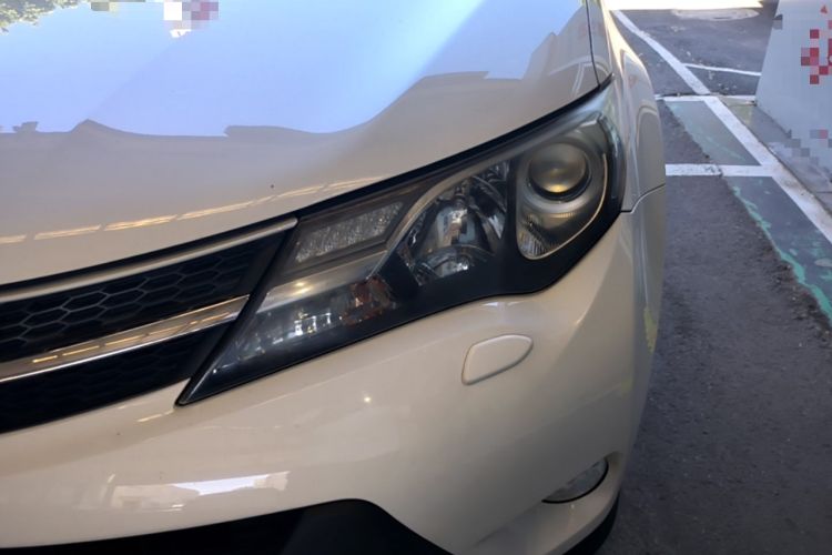 Used Toyota RAV4 2013 2.5L Automatic 4x4 Elite Edition Left Front Headlight