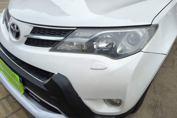 Used Toyota RAV4 2013 2.5L Automatic 4x4 Elite Edition Left Front Headlight