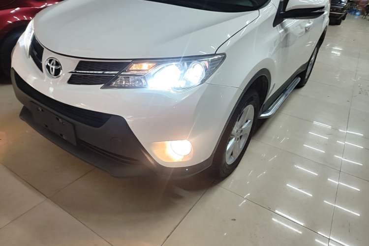 Used Toyota RAV4 2013 2.0L CVT Four-Wheel Drive Fashion Edition Left Front Headlight