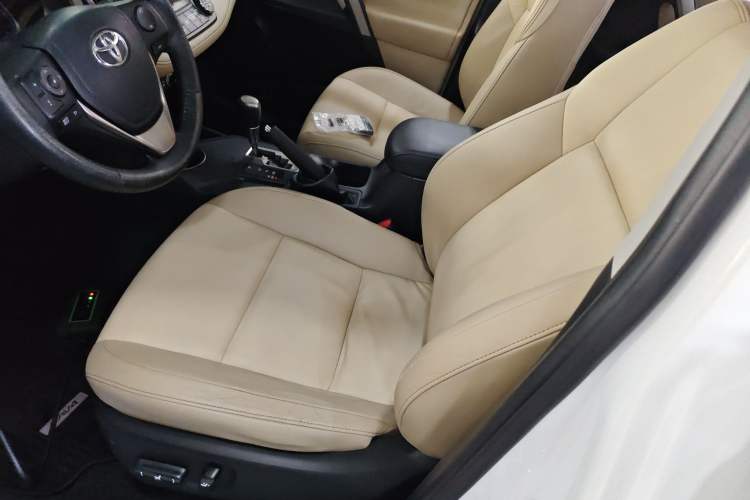 Used Toyota RAV4 2013 2.0L CVT Four-Wheel Drive New Edition Left Front Seat