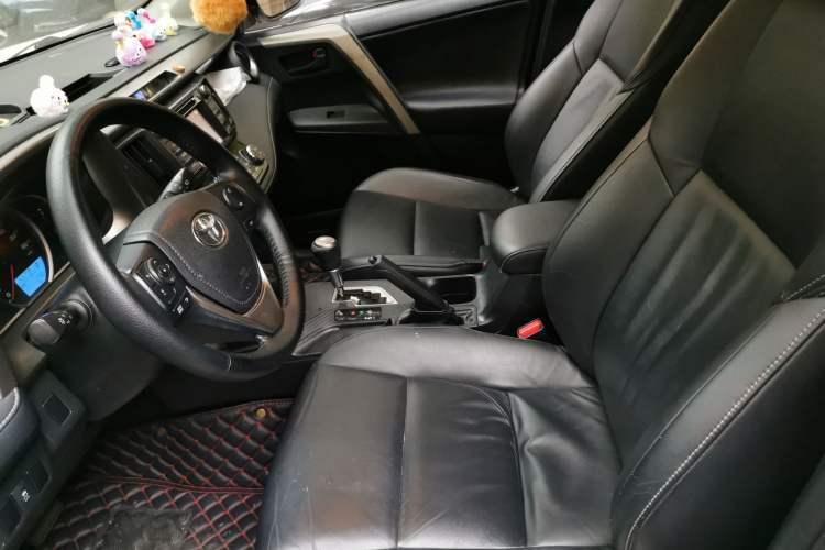 Used Toyota RAV4 2013 2.5L Automatic 4x4 Elite Edition Left Front Seat