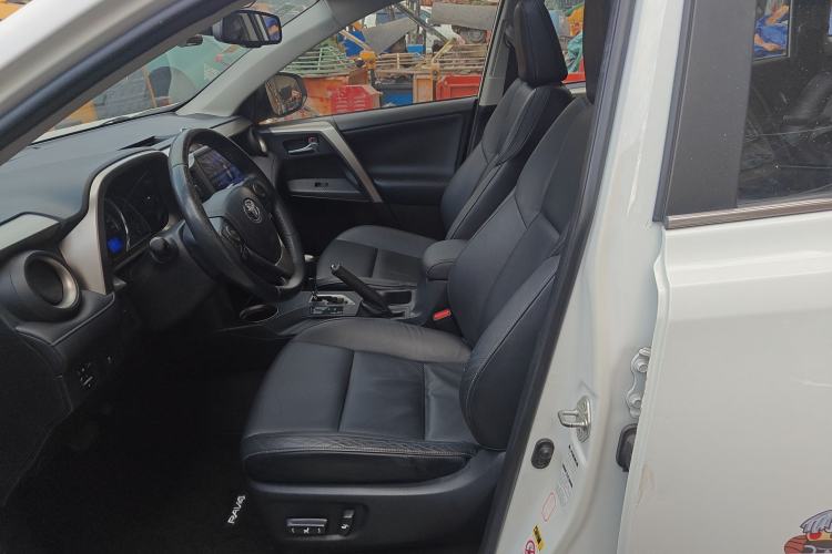 Used Toyota RAV4 2013 2.5L Automatic 4x4 Luxury Edition Left Front Seat