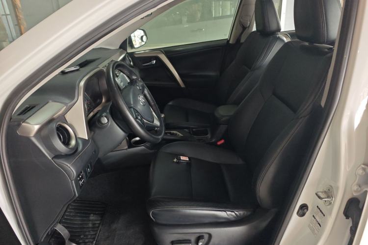 Used Toyota RAV4 2013 2.5L Automatic 4x4 Luxury Edition Left Front Seat