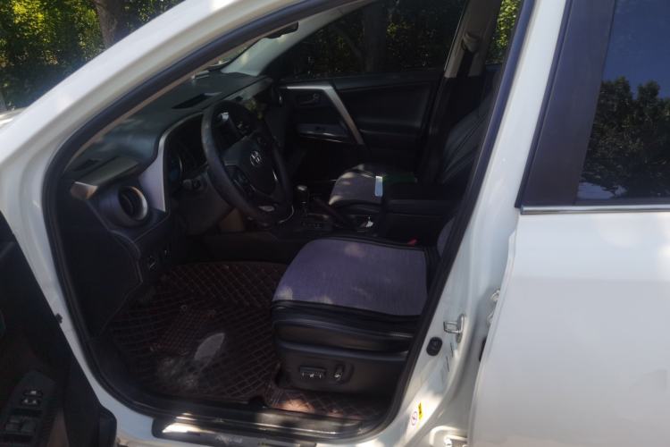 Used Toyota RAV4 2013 2.5L Automatic 4x4 Elite Edition Left Front Seat